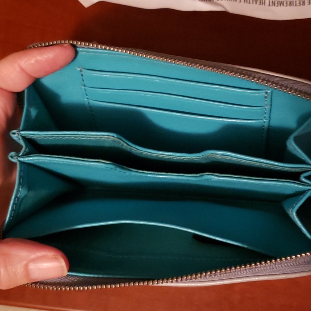 Fossil Leather Wallet - image 5